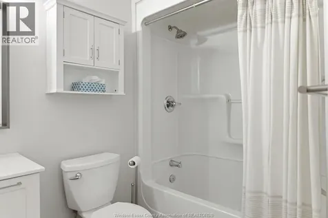 325 Village Grove Tecumseh ON N8N 0B1