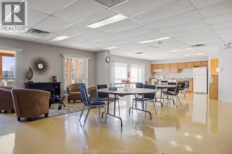 325 Village Grove Tecumseh ON N8N 0B1
