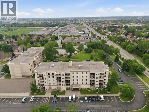 325 Village Grove Tecumseh ON N8N 0B1