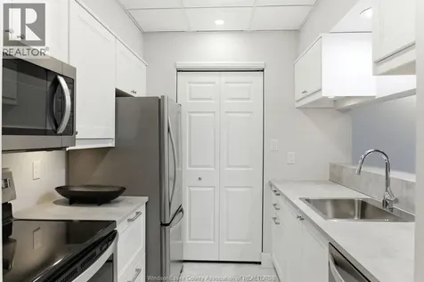 325 Village Grove Tecumseh ON N8N 0B1