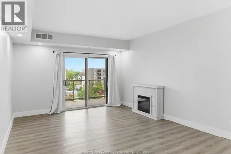 325 Village Grove Tecumseh ON N8N 0B1