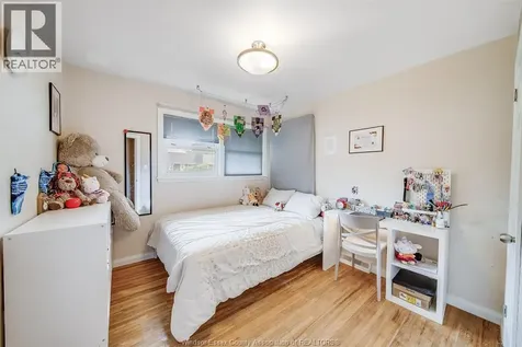 3063 Bruce Avenue Windsor ON N9E 1W3