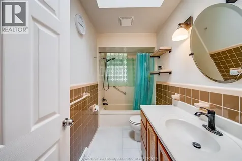 3063 Bruce Avenue Windsor ON N9E 1W3