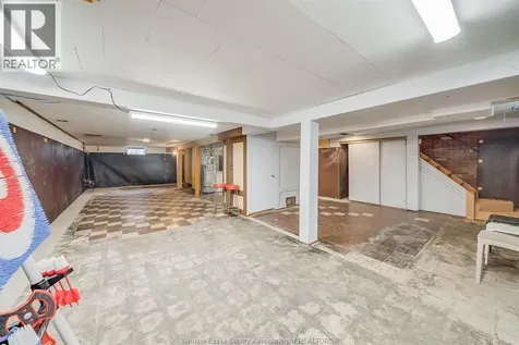 3063 Bruce Avenue Windsor ON N9E 1W3