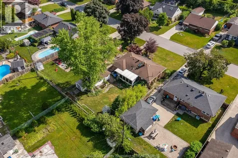 3063 Bruce Avenue Windsor ON N9E 1W3