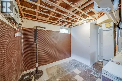3063 Bruce Avenue Windsor ON N9E 1W3