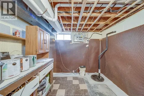 3063 Bruce Avenue Windsor ON N9E 1W3