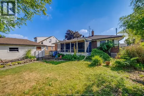 3063 Bruce Avenue Windsor ON N9E 1W3