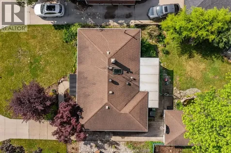 3063 Bruce Avenue Windsor ON N9E 1W3
