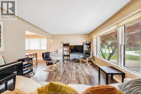 3063 Bruce Avenue Windsor ON N9E 1W3