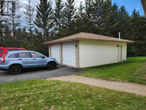 1589 Mountain Road Thunder Bay ON P7J 1C7