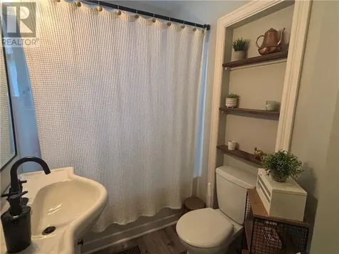 180 Landry Street Azilda ON P0M 1B0