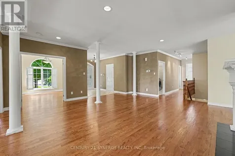 17 Warnock Way Ottawa ON K1J 1H1