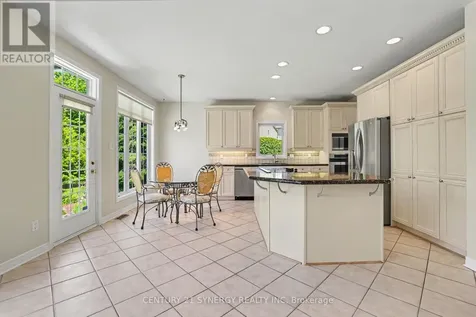 17 Warnock Way Ottawa ON K1J 1H1
