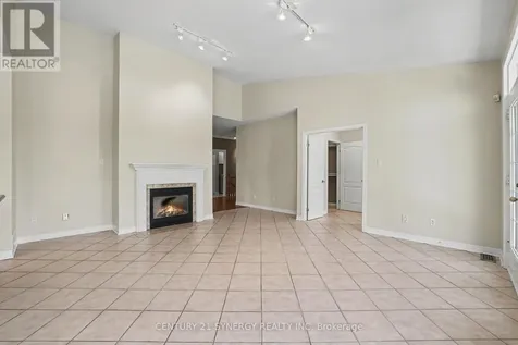 17 Warnock Way Ottawa ON K1J 1H1
