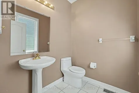 17 Warnock Way Ottawa ON K1J 1H1