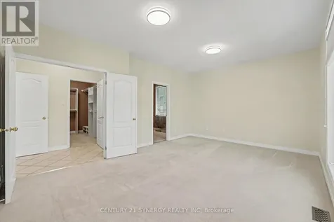17 Warnock Way Ottawa ON K1J 1H1
