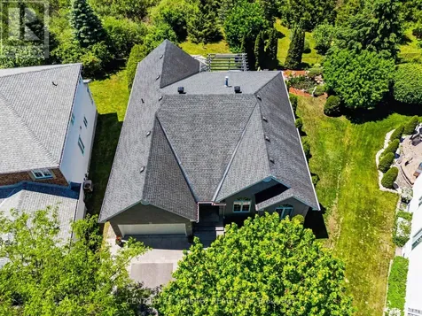 17 Warnock Way Ottawa ON K1J 1H1