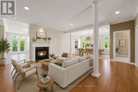 17 Warnock Way Ottawa ON K1J 1H1