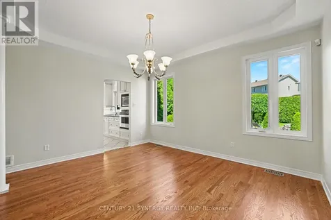 17 Warnock Way Ottawa ON K1J 1H1