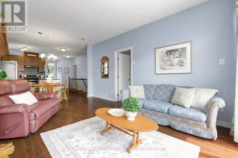 202 Bulrush Crescent Ottawa ON K1T 0E5