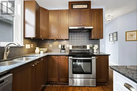 202 Bulrush Crescent Ottawa ON K1T 0E5