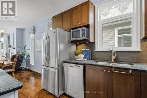 202 Bulrush Crescent Ottawa ON K1T 0E5