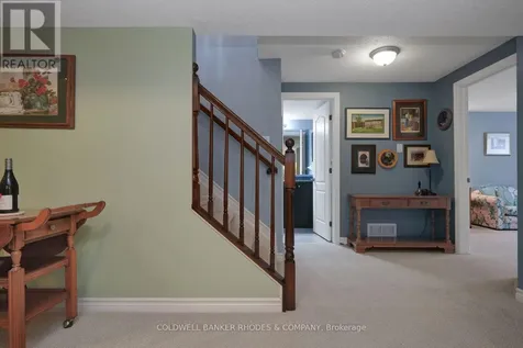 202 Bulrush Crescent Ottawa ON K1T 0E5