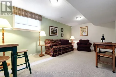 202 Bulrush Crescent Ottawa ON K1T 0E5