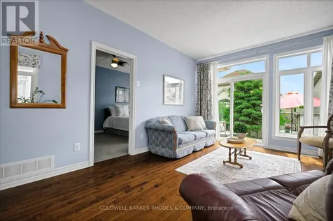 202 Bulrush Crescent Ottawa ON K1T 0E5
