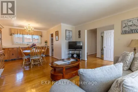 11 Donna Street Ottawa ON K2G 2V5