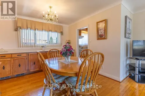 11 Donna Street Ottawa ON K2G 2V5