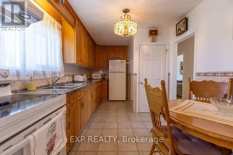 11 Donna Street Ottawa ON K2G 2V5