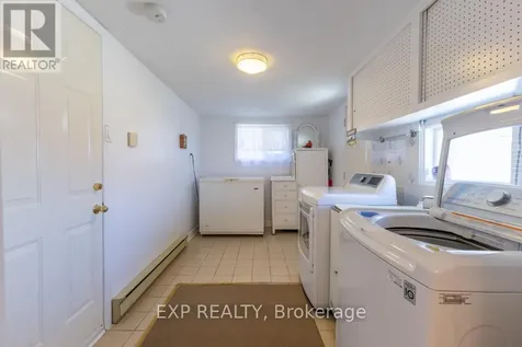11 Donna Street Ottawa ON K2G 2V5