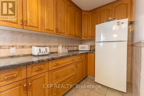 11 Donna Street Ottawa ON K2G 2V5