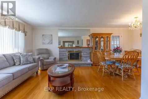 11 Donna Street Ottawa ON K2G 2V5