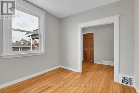 113 Fairmont Avenue Ottawa ON K1Y 1X7