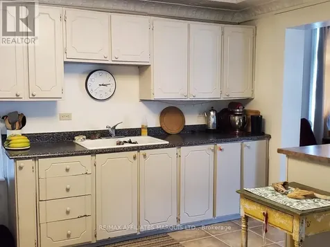 10 Smith Avenue Cornwall ON K6J 1E9