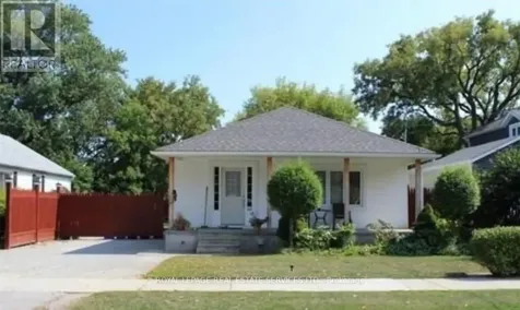 132 Elmwood Road Oakville (co Central) ON L6K 2A7