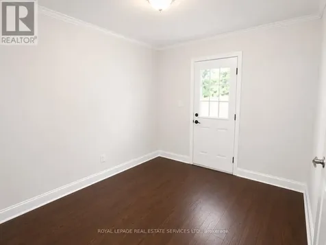 132 Elmwood Road Oakville (co Central) ON L6K 2A7