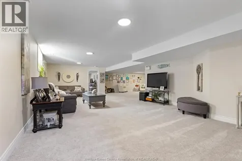 237 Livingstone Amherstburg ON N9V 0H1