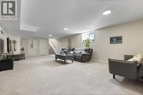 237 Livingstone Amherstburg ON N9V 0H1