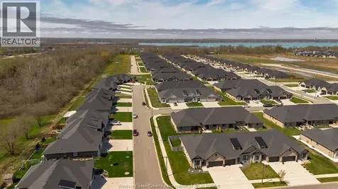 237 Livingstone Amherstburg ON N9V 0H1