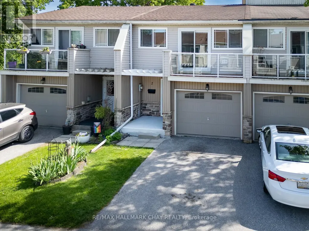 12 Lankin Boulevard Orillia ON L3V 6T2