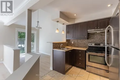 12 Lankin Boulevard Orillia ON L3V 6T2