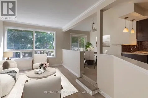 12 Lankin Boulevard Orillia ON L3V 6T2