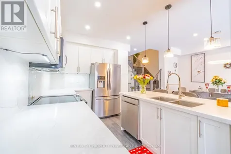 22 Churchlea Mews Orillia ON L3V 8K9
