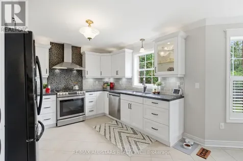 52 Alsop Place Uxbridge ON L9P 1X1