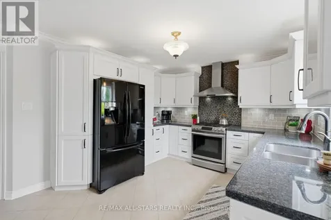 52 Alsop Place Uxbridge ON L9P 1X1