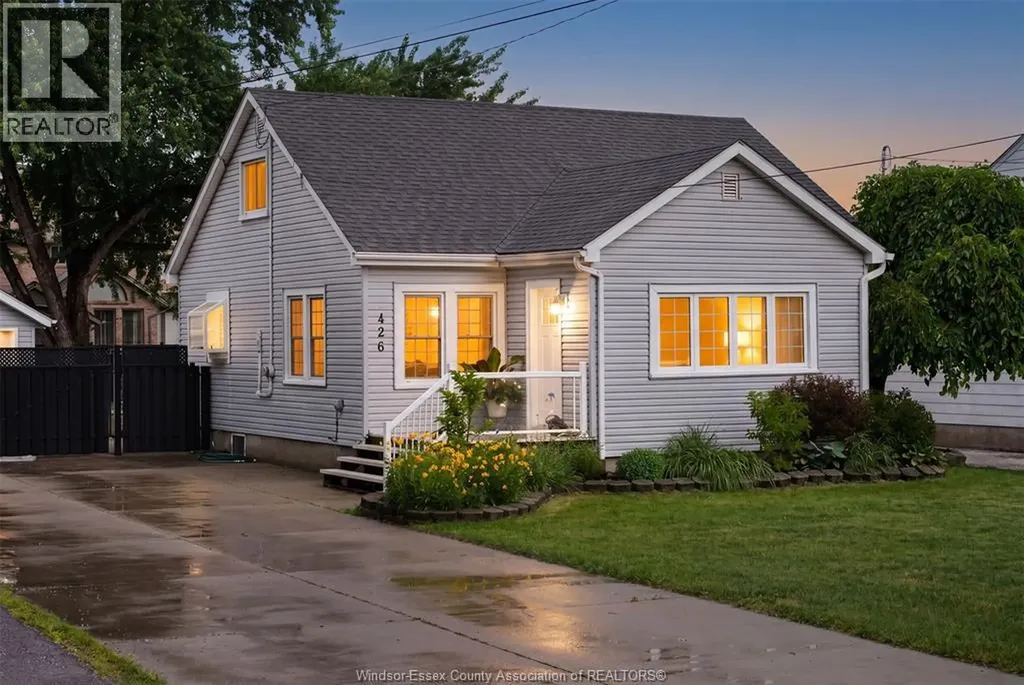 426 St. Pierre Tecumseh ON N8N 1Y9